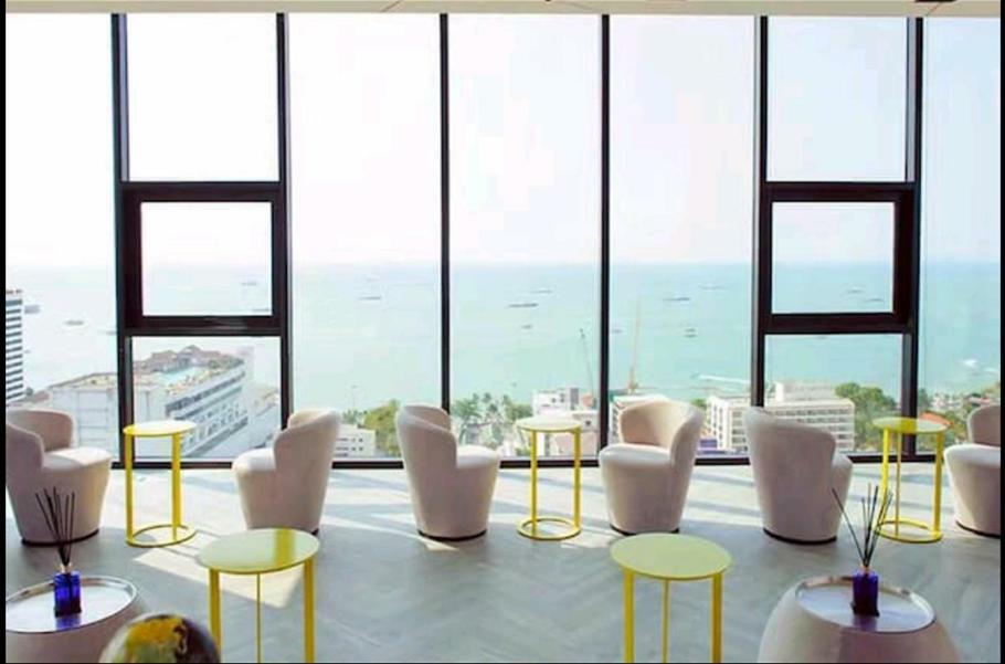 The Base Central Pattaya Exterior foto
